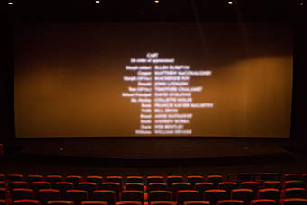 PA真人视讯国际党委组织召开《长津湖》观影活动